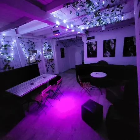 Cunami Kucica Sa Bazenom *