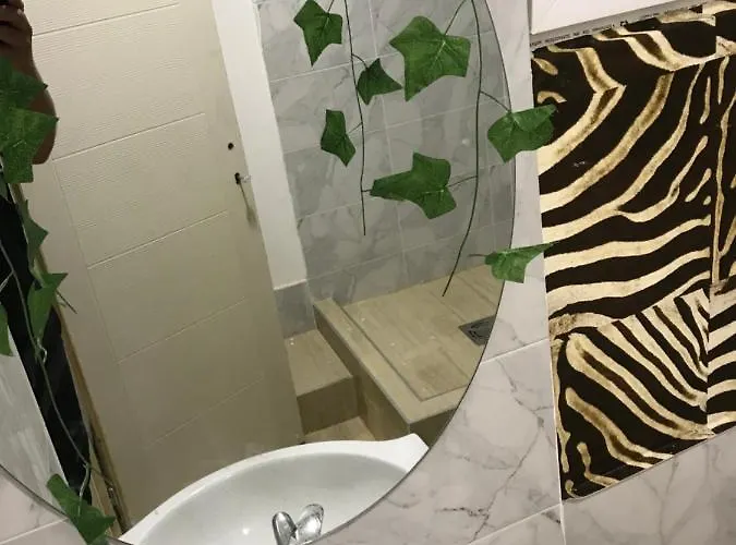 Cunami Kucica Sa Bazenom Daire