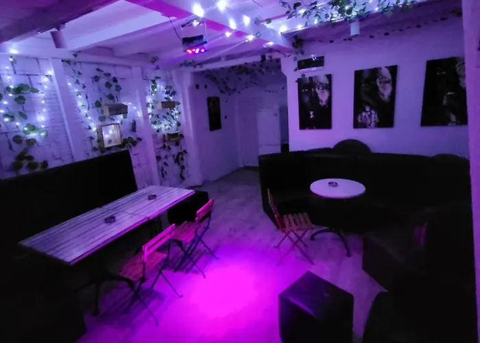 Cunami Kucica Sa Bazenom *