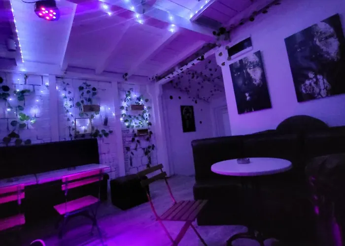 Cunami Kucica Sa Bazenom