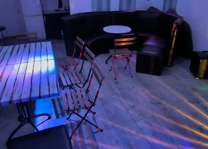 Cunami Kucica Sa Bazenom * Belgrád