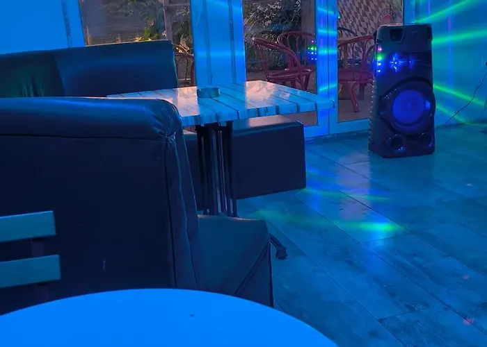 Cunami Kucica Sa Bazenom